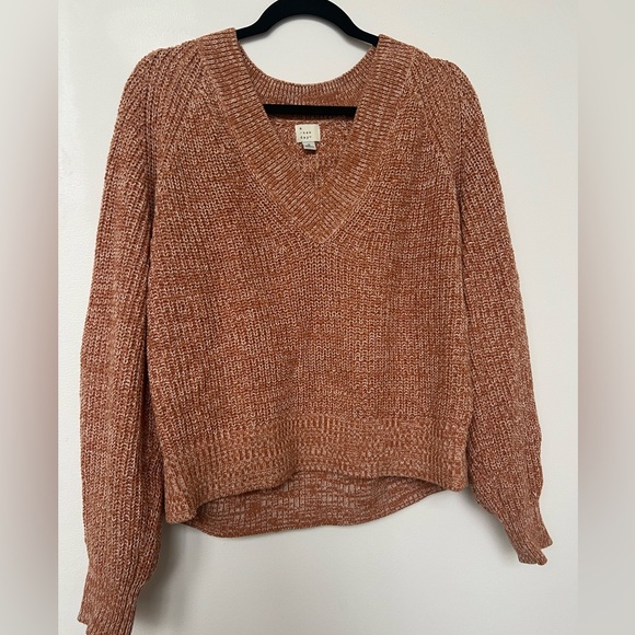 Cozy knit v neck sweater - Picture 1 of 4